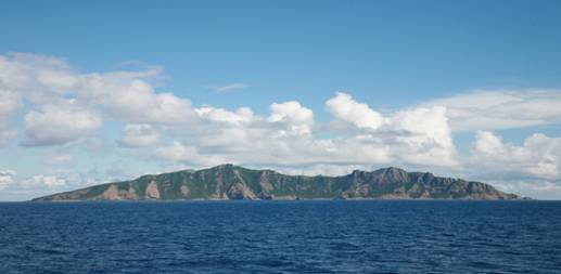 釣魚(yú)島正面全景照片.jpg